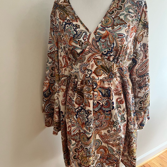 unbranded Dresses & Skirts - Paisley Print V-Neck Dress
